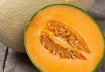 Dưa lưới non làm gì ngon?